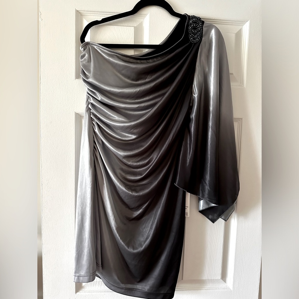 NWT-Hailey Adrianna Papell- Size 6